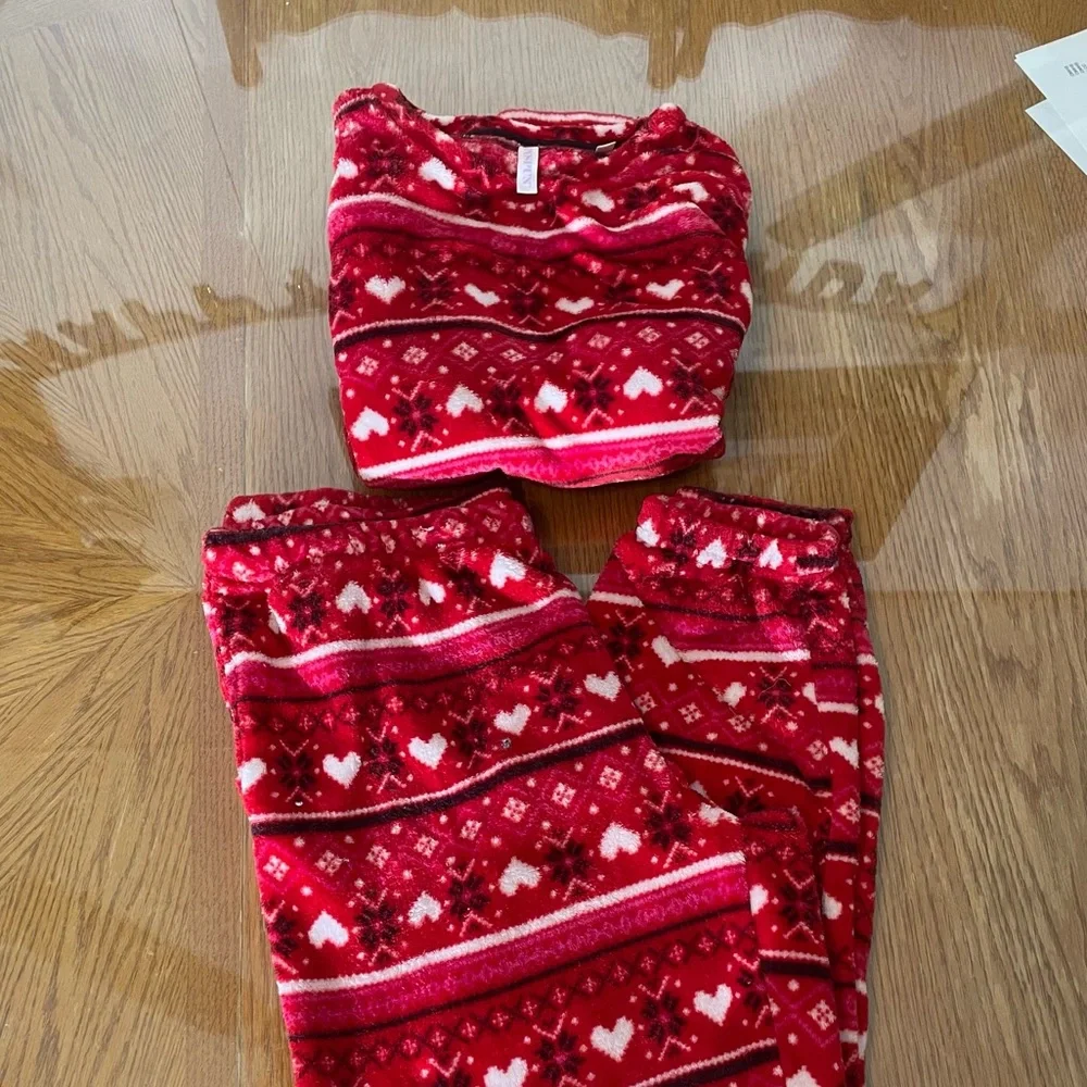 Cozy Red Heart Pajama Set. 8/10 M